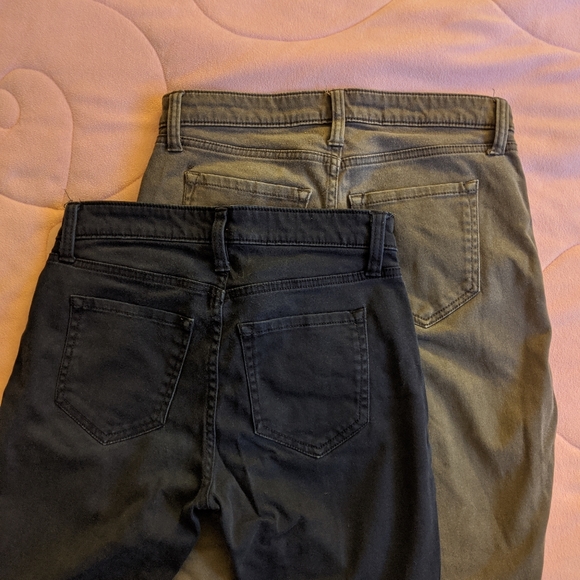 (BOGO Free) Gap skinny pants - Picture 2 of 2